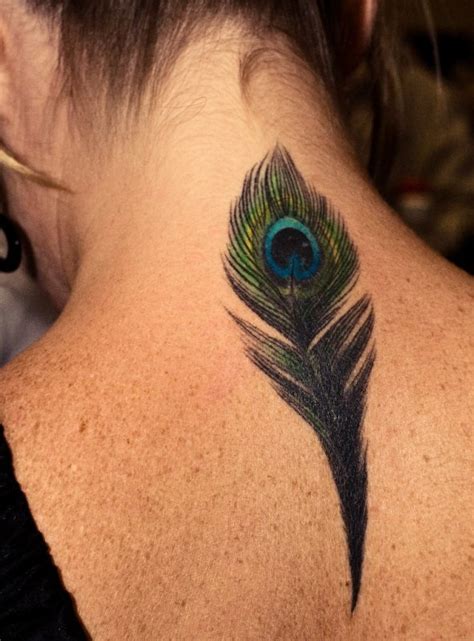 Tattoo Tatuagem de pena de pavão Tatuagem no pescoço masculino Imagens de tatuagens