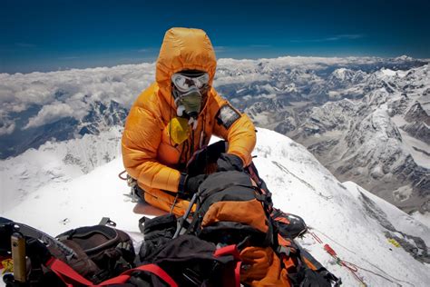 Планинарка од Хонгконг постави нов женски рекорд за најбрзо искачување на Еверест Независен Весник