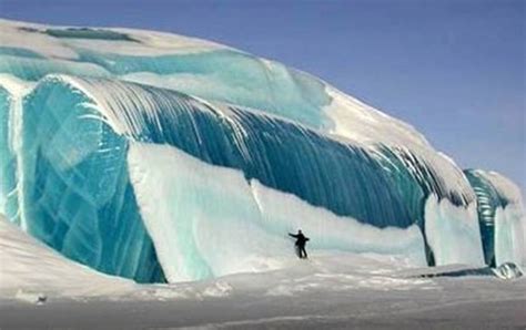 Ice Walls In Antartica In 2019 Frozen Waves Tsunami Waves Waves
