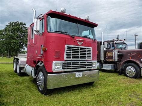 Flickr: The Vintage Old Classic American Heavy Duty Trucks- no pickups Pool