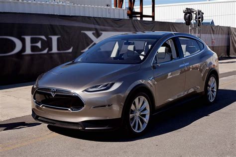 Tesla Reveals New Model X Crossover