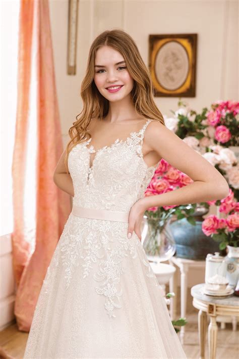 Großverkauf brautkleider rose aus china brautkleider rose großhändler über großverkauf hochzeitskleid rose, großverkauf abendkleider rose und mehr bei alibaba.com. Rosé Brautkleid in A-Linie mit 3D-Spitze, Illusion ...