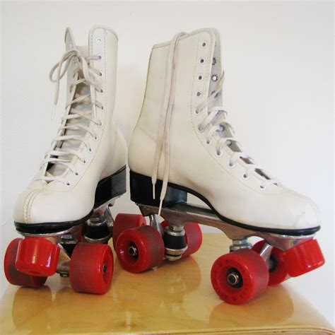 Retro Roller Derby Roller Skates In White With Red Wheels