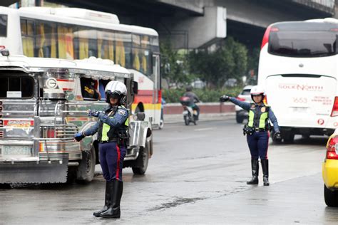 women traffic enforcers photos philippine news agency