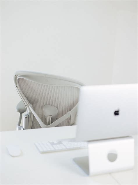 We review this popular the herman miller aeron chair is described as the new benchmark in the arena of ergonomic office. A Review of the (Remastered) Herman Miller Aeron Office ...