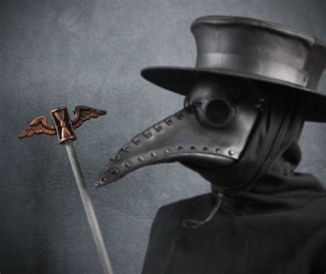 Debemos destacar, que hubo dos excepciones como fue el caso de islandia y de finlandia. Plague Doctor's mask in brownish tan leather Classic by ...