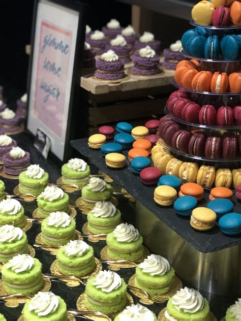 Box will be provided to the hall for top tier of wedding cake fresh flower placement on wedding cake (flowers to be provided from your florist) 6″ round double. Mini Ubemisu and Pandan cakes with rich colored macarons ...