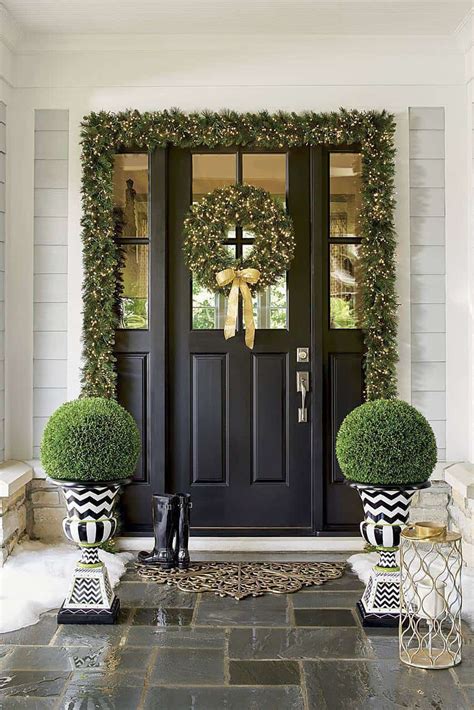 Everyday Wholesome 35 Best Christmas Front Porch Decorations For The