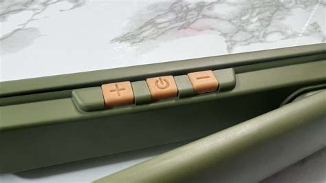 mdlondon STRAIT hair straightener review: precise styling and perfect