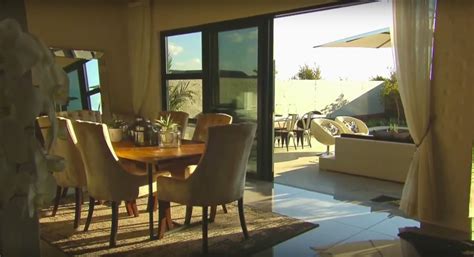 Jun 26, 2021 · bonang matheba was live on ig thanking everyone for the birthday wishes, also confirmed that she's in a relationship. Luxurious New Home of South Africa's Bonang Matheba ...
