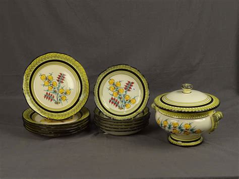 Fine quimper faience in traditional and modern patterns, shipping around the world. HB Henriot Quimper France - Service en faïence émaillée à ...