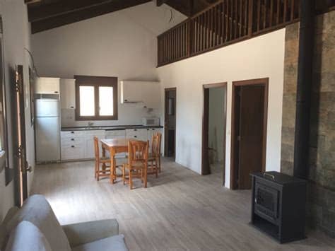 Nuestras casas prefabricadas de hormigón pretenden combinar calidad y sostenibilidad. Casa prefabricada con buhardilla en Vellosillo Segovia de ...