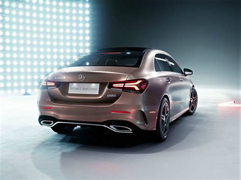 The first generation (w168) was introduced in 1997, the second generation model (w169). De nieuwe A-Klasse sedan is hier! - Autoblog.nl