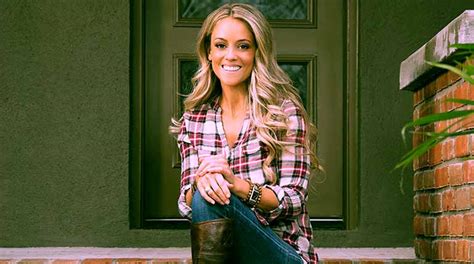 She is 44 years old and is a leo. Nicole Curtis net worth, age, height, measurements, wiki ...