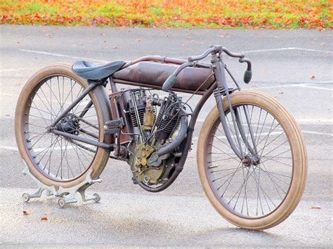 Created by oscar hedstrom and bankrolled by george hendee, indian was america's leading motorcycle manufacturer for years. Indian Board Track Racer 1915 | Vintage indian motorcycles ...