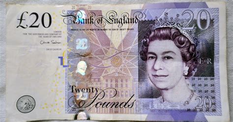 The polymer £20 note contains sophisticated security features making it the most secure bank of england banknote yet. Bank of England advice on how to identify fake £20 notes ...