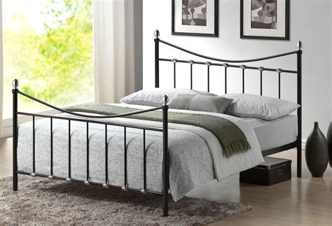 Metal Beds In Bedroom Design