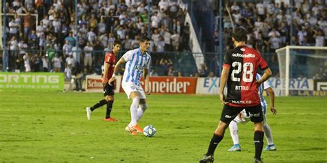 Newells old boys are totally out of form now and haven't scored a goal in 4 out of the last 6 rounds. Atlético Tucumán vs Newell's pelea a puños entre jugadores | Liga Argentina | Futbolred
