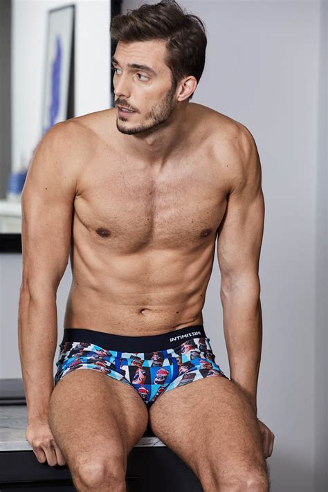 INTIMISSIMI UOMO X PEPSI CAPSULE COLLECTION Calin Group S A