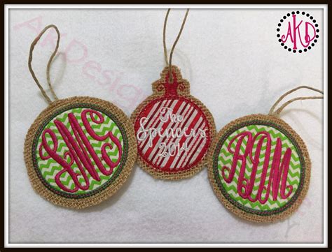 In The Hoop Christmas Ornament Circle Frame Machine Embroidery Design