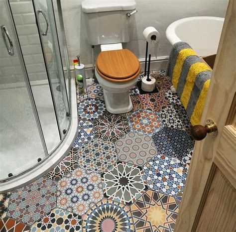 However, it also works as one of the important elements that are affecting your bathroom appearance. Beautiful tile work on this bathroom floor : interestingasfuck