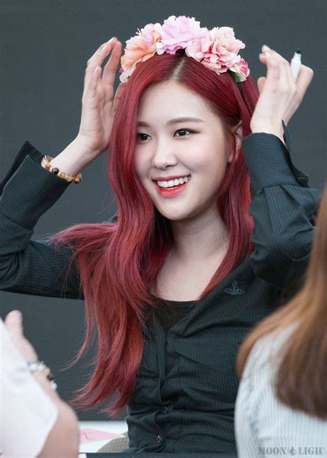 Image About Rose In Blackpink By Dlwlrma ♡ On We Heart It Rosé Red Hair Rose Hair Blackpink Rose