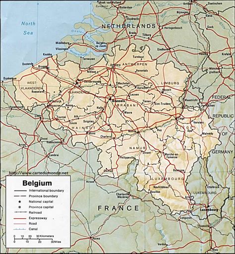 Une légende voudrait que la ville doive son nom au géant druon antigonus, qui aurait coupé et jeté les mains (en néerlandais hand werpen). Kaart België, land Kaart België