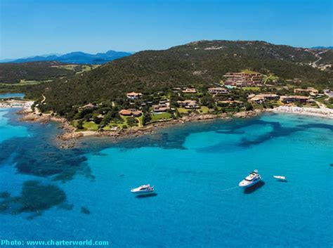 Praia liscia ruja, praia capriccioli, praia romazzino ou a famosa praia. Praias na Ilha Sardenha, Cagliari, Itália - Destinos para ...