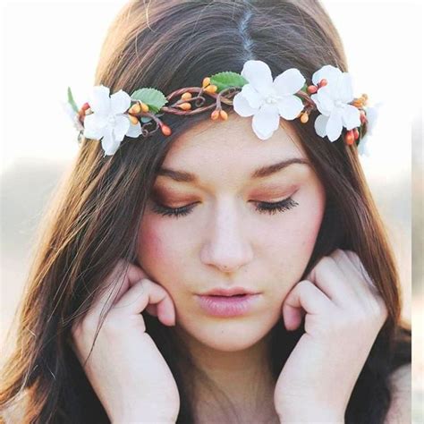 take the perfect selfie or profile pic for the spring with a gorgeous flower crown 😉 perfect