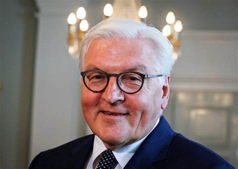 Herr steinmeier also found the right words. Frank-Walter Steinmeier ist noch nicht im Amt angekommen ...