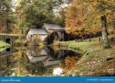 Grist Mill In Autumn Stock Image Image Of Photographic 10934623