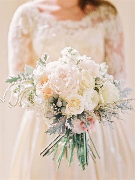 20 Beautiful Bridal Bouquets For The 1950s Loving Bride