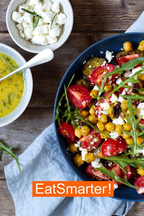 Wenn du zu unseren treuen kptns gehörst, hast du es sicherlich schon mitbekommen: Auberginen-Tomaten-Salat mit Kichererbsen und Feta ...