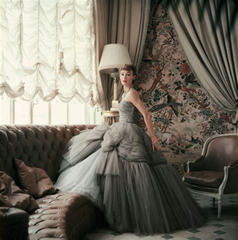 Book To Buy Dior Glamour 1952 1962 By Natasha Fraser Cavassoni With