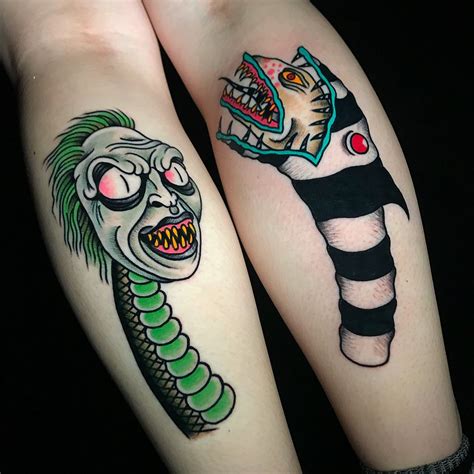 ⚜️camuflagens estéticas ⚜️animes ⚜️realismo p&b ⚜️fine line ⚜️aquarela orçamentos somente via whatsapp no link abaixo. It's showtime! #beetlejuice #beetlejuicesnake #sandworm # ...