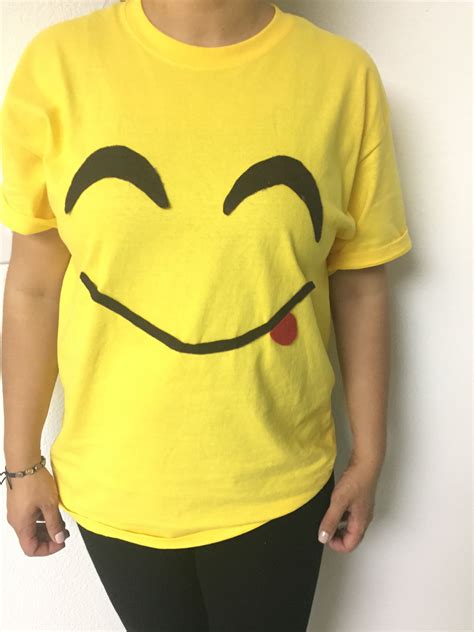 Make Your Favorite Emoji Costume With Just Only A Shirt And Felt Diy It To Fit You Hope