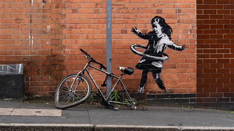 Though banksy's identity was well guarded, he came to notice as a freehand graffiti artist in 1993. Nieuw Banksy-kunstwerk in één dag vernield en weer gemaakt ...