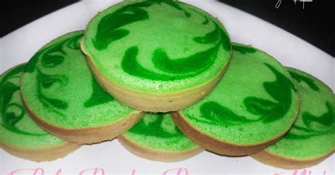 Kamu bisa membaut bolu pisang panggang dari pisang yang sudah matang. Resep Bolu Pandan Panggang Mini oleh Yulita Latip - Cookpad
