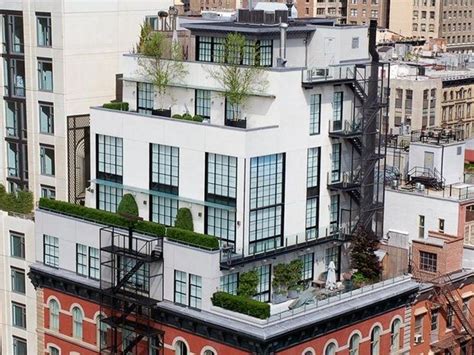 Five Story House Upon A Building In Ny Living In 2019 New York
