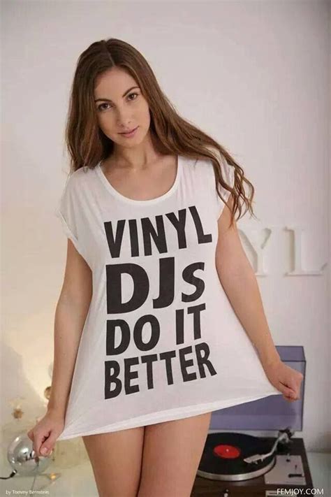 Girls Gone Vinyl Girls With Vinyl Do It Better Wanita