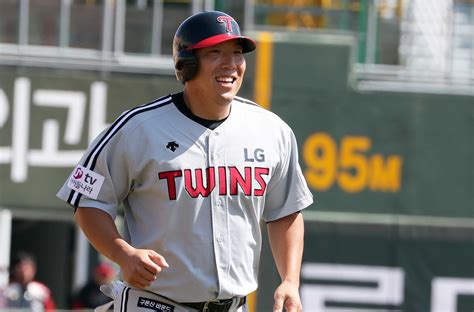 Главная кинодеятели / ким хён су / kim hyun soo (2000) / 김현수 / kim hyun soo (gim hyeon su). 영상뉴스 | NEWS | KBO