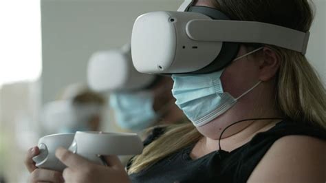 virtual reality membantu memvisualisasi operasi pada pasien teknologi