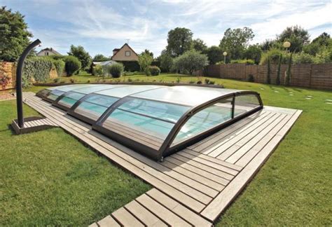 De la plus simple à la plus sophistiquée, chaque couverture de piscine prendra soin de votre bassin ! Abris piscine Desjoyaux : nos abris pour protéger votre ...