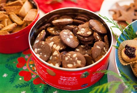 Almond crunch crackers making crackers at home is surprisingly easy — and these, with just four ingredients, are the simplest almond. Sliced Rye and Almond Pepparkakor | Recipes, Food, Foodie