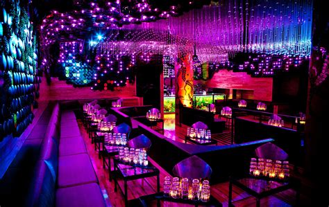Pour un ministre, l'engagement n'est pas que dans le faire, il est aussi. This is the luxurious night club/ lounge that Cinderello ...
