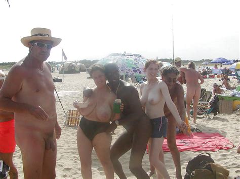 Group Sex Amateur Beach Rec Voyeur G1 Porn Pictures 11350810