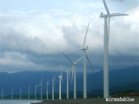 Turbine blade structural designs and hub connections are usually capable of withstanding steady high speed wind. Miranda: Graveyard and Clean/Saturday Photo-Hunt