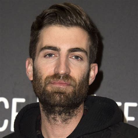 It looks like we have our second secret celebrity wedding in the age of social distancing: Dave McCary | Promiflash.de
