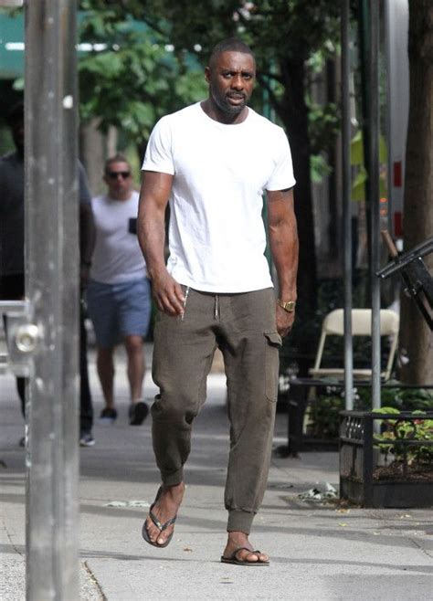 idris elba am i the only one who see it errr no i see it too handsome black men