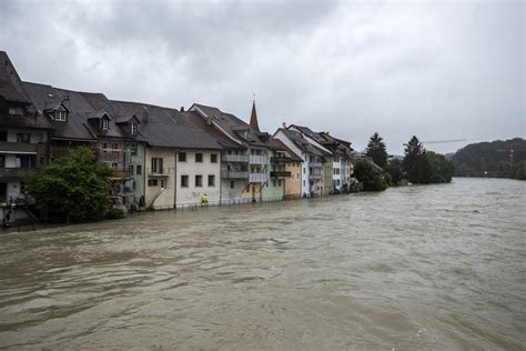 Hydrologe Zum Hochwasser In Der Schweiz Gefahr Ist Noch Nicht Gebannt